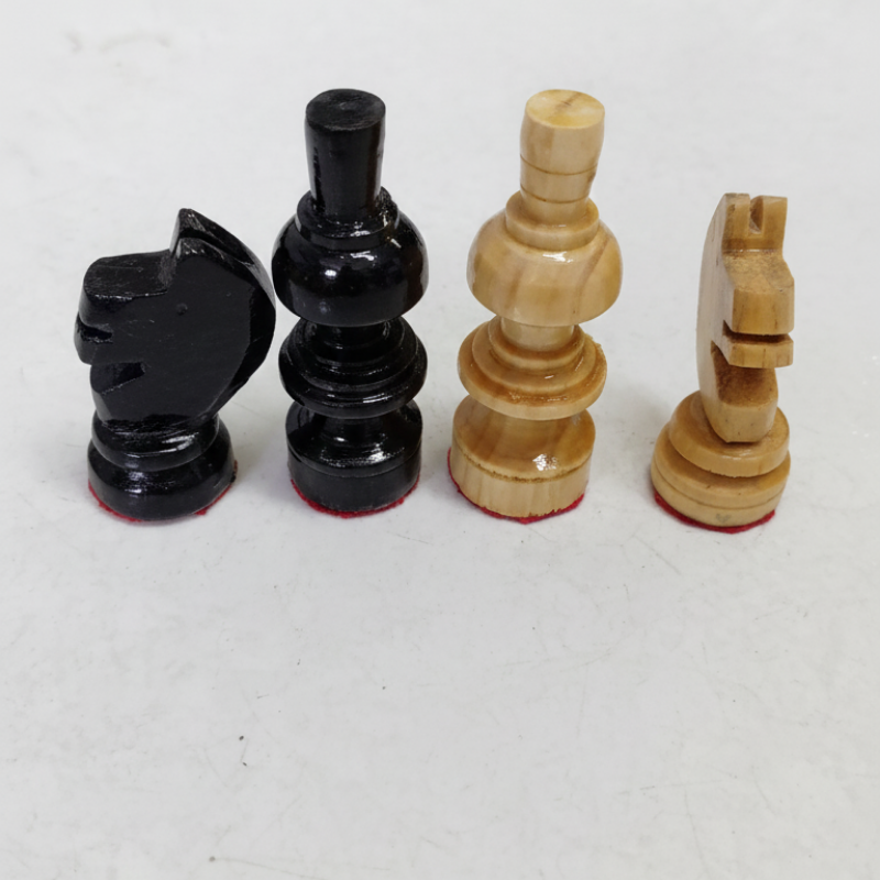 Ajedrez en Madera Pequeño